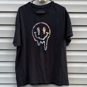 Popular Poison | Streetwear Drippy Smiley Short Sleeve Graphic Shirt size XL